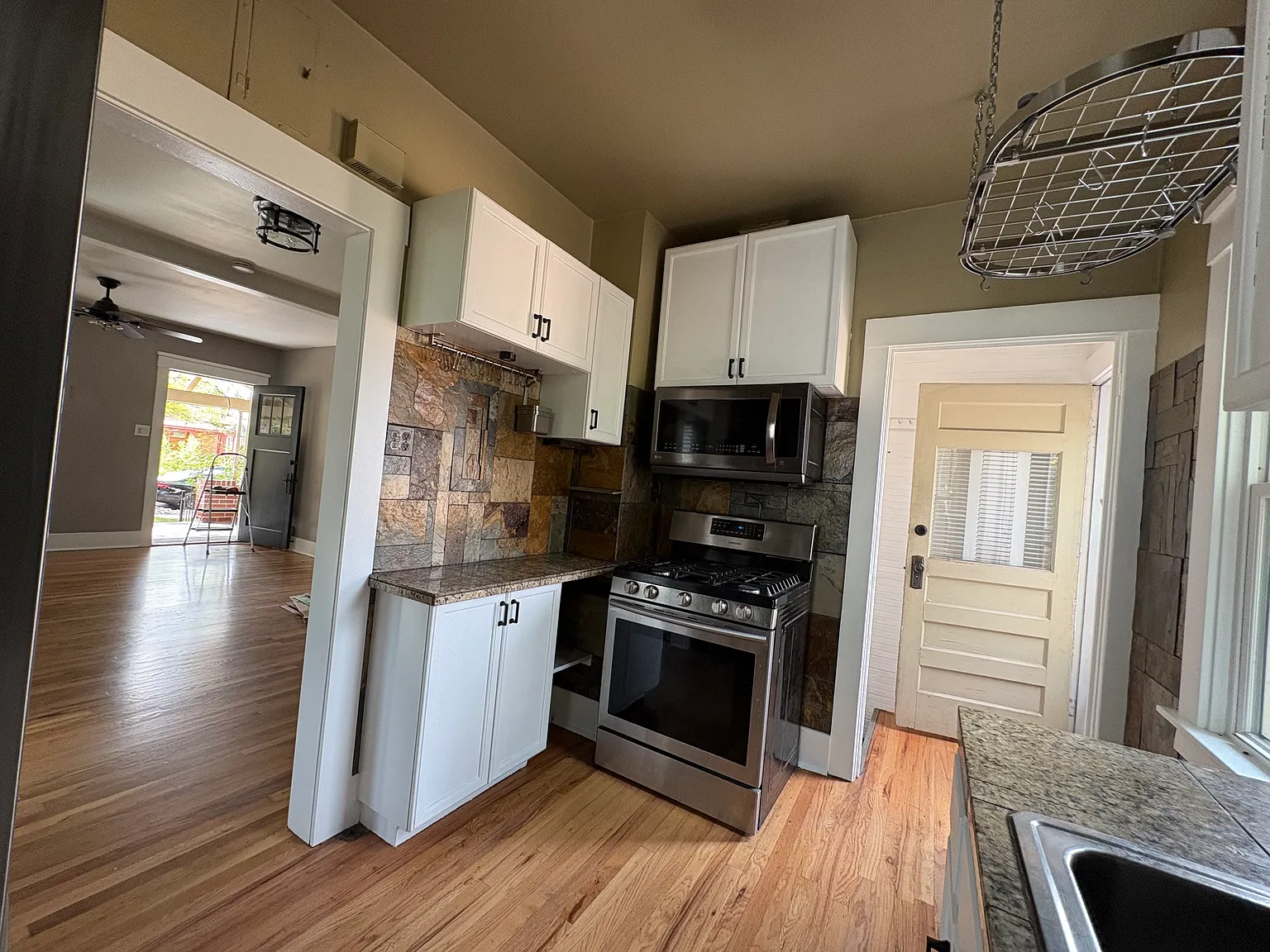 2 bed, 783 sqft, $2,900 — Photo 4