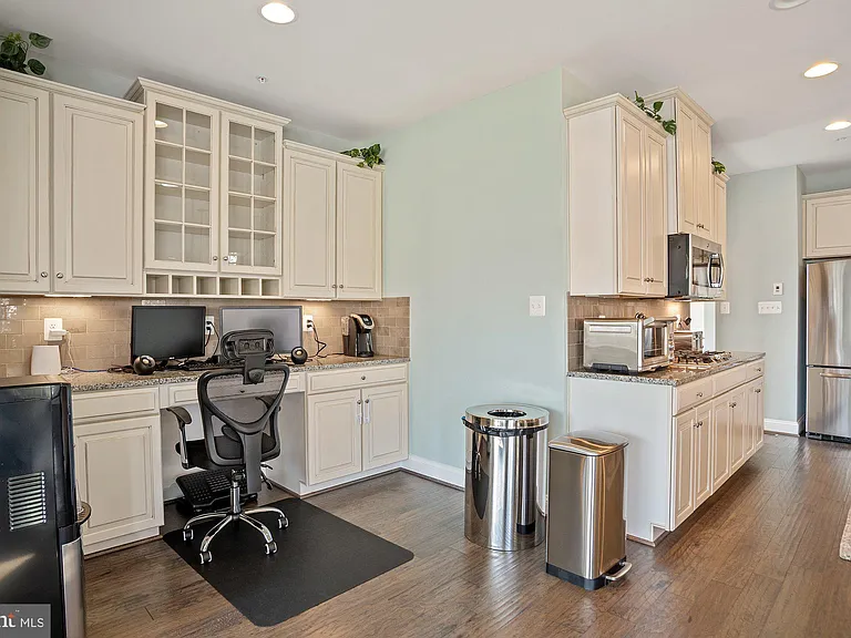 14202 Bentley Park Dr — Photo 17