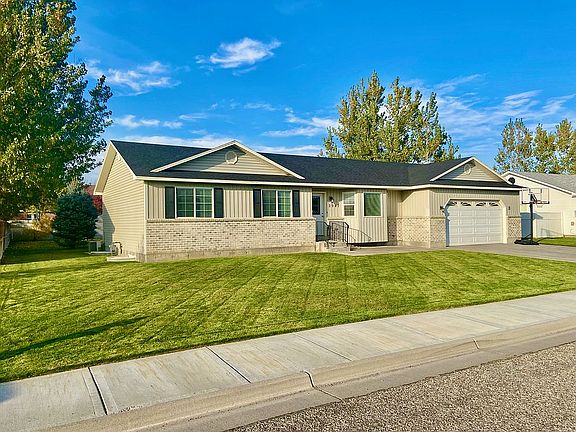 2nd image of 2947 E Brettonwood Dr