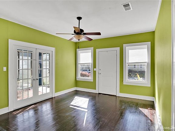 5th image of 120 Robinson Pl