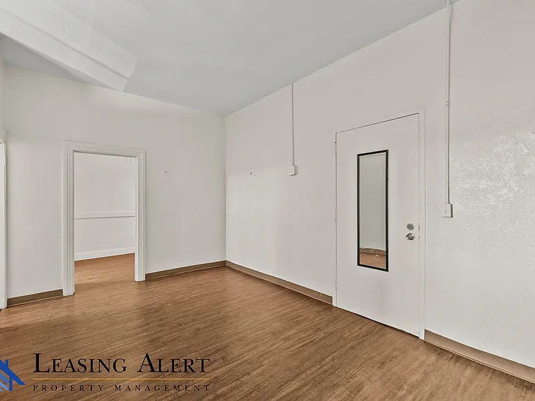 104 S Cummings St #104 — Photo 5
