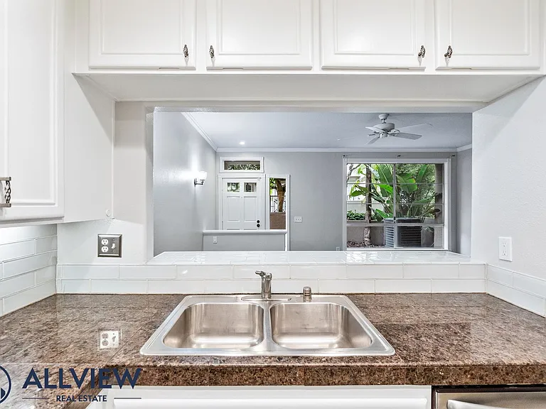 33 Silverwind — Photo 8