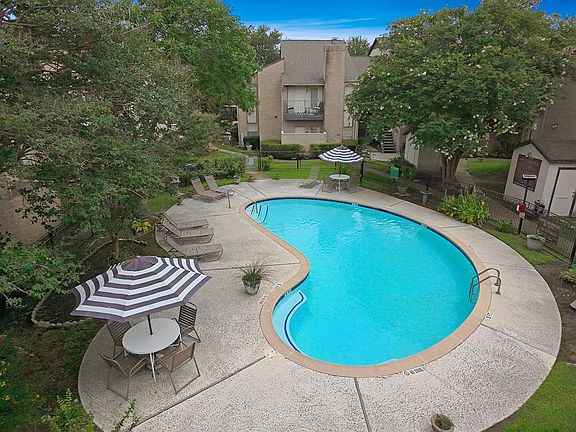 4th image of 2021 Spenwick Drive #227