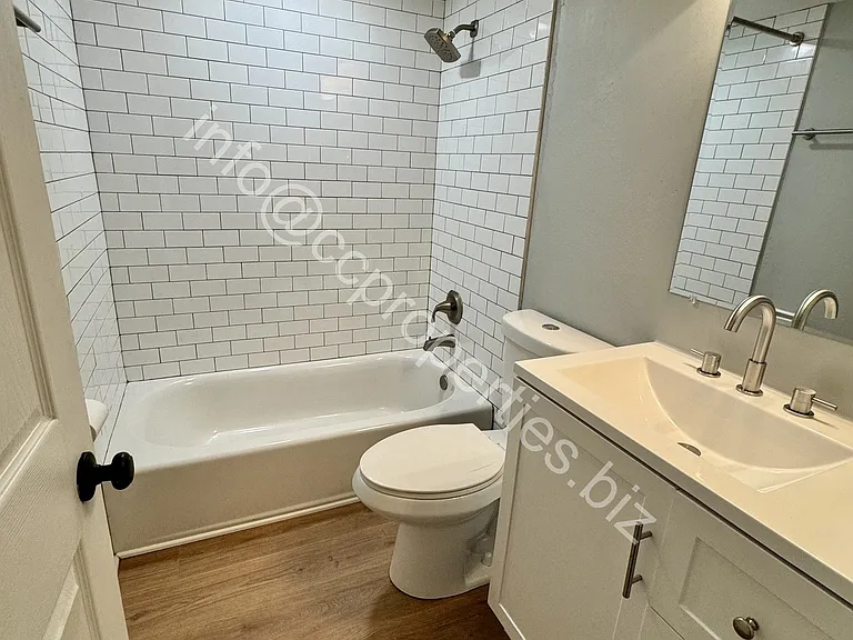269 S Monroe Ave #C — Photo 7