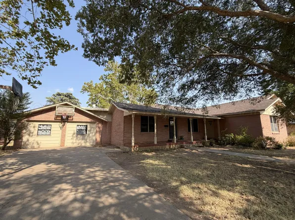 1504 El Paso St, Wellington, TX 79095