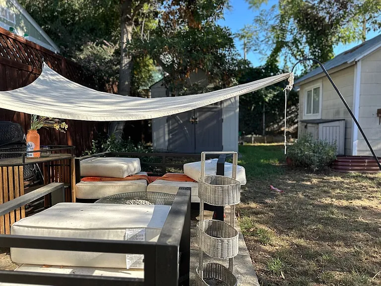 2816 Viola St — Photo 24