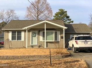 412 Elles Ave, Carterville, IL 62918