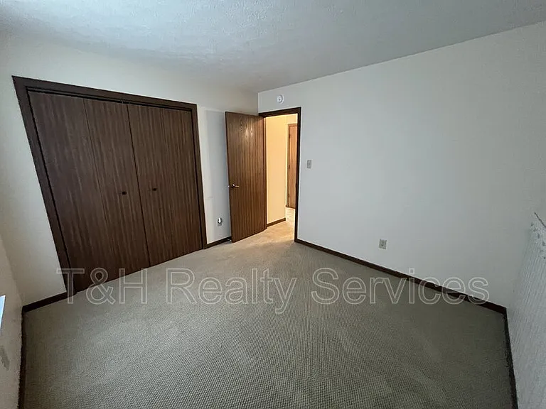 4 Village Pkwy — Photo 12