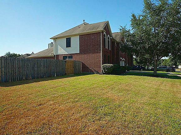3rd image of 4007 Highland Vale Ct