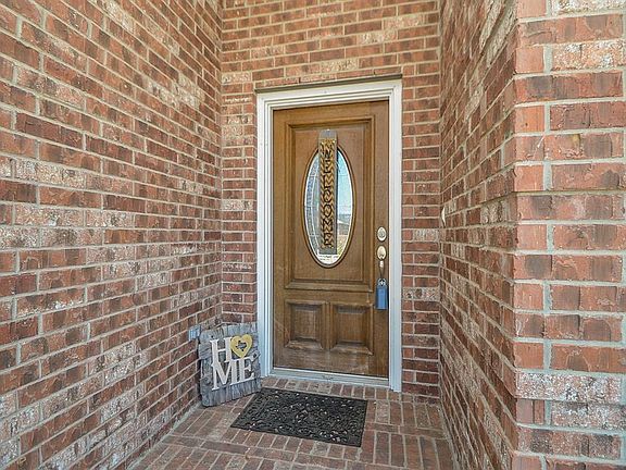 5th image of 216 E Lantana Cir