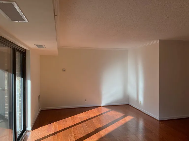 8370 Greensboro Dr #216 — Photo 11