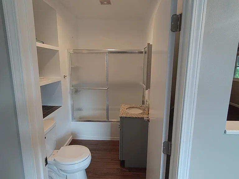 342 Broad St #6 — Photo 9