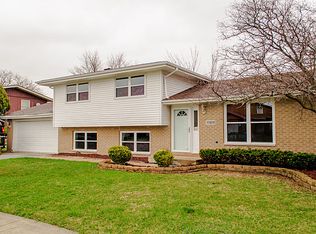 17811 Tanglewood Ct, Hazel Crest, IL 60429