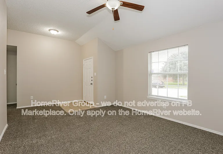220 Elk Run Dr — Photo 2