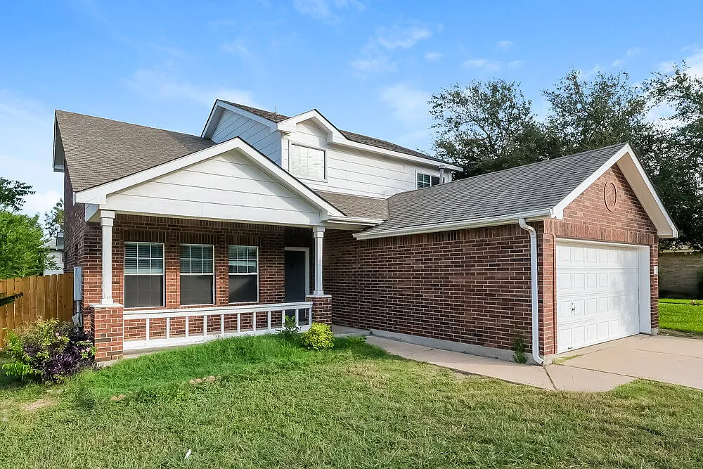 Building Photo - 16706 Shipshaw River Dr