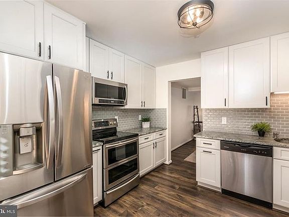 3rd image of 11559 Overleigh Dr
