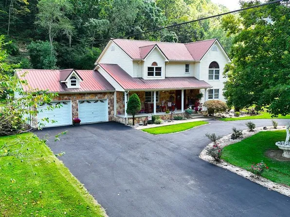 8197 Speight Rd, Virgie, KY 41572