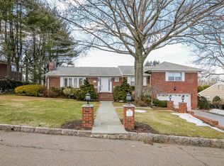 15 Greystone Cir, Bronxville, NY 10708