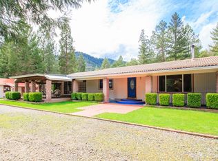 1903 Holcomb Springs Rd, Gold Hill, OR 97525