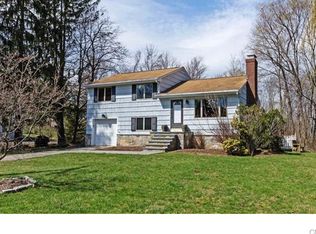 14 Rowland Ln, Ridgefield, CT 06877