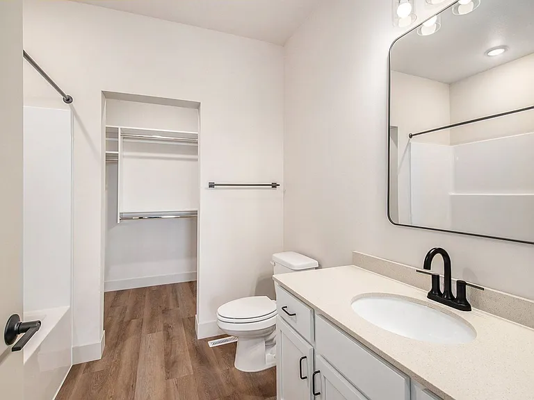 The Revere Townhomes — Photo 14