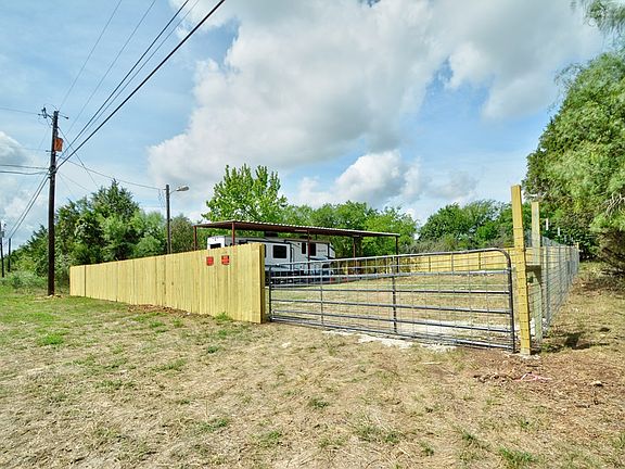 5th image of 196 Medina Dr