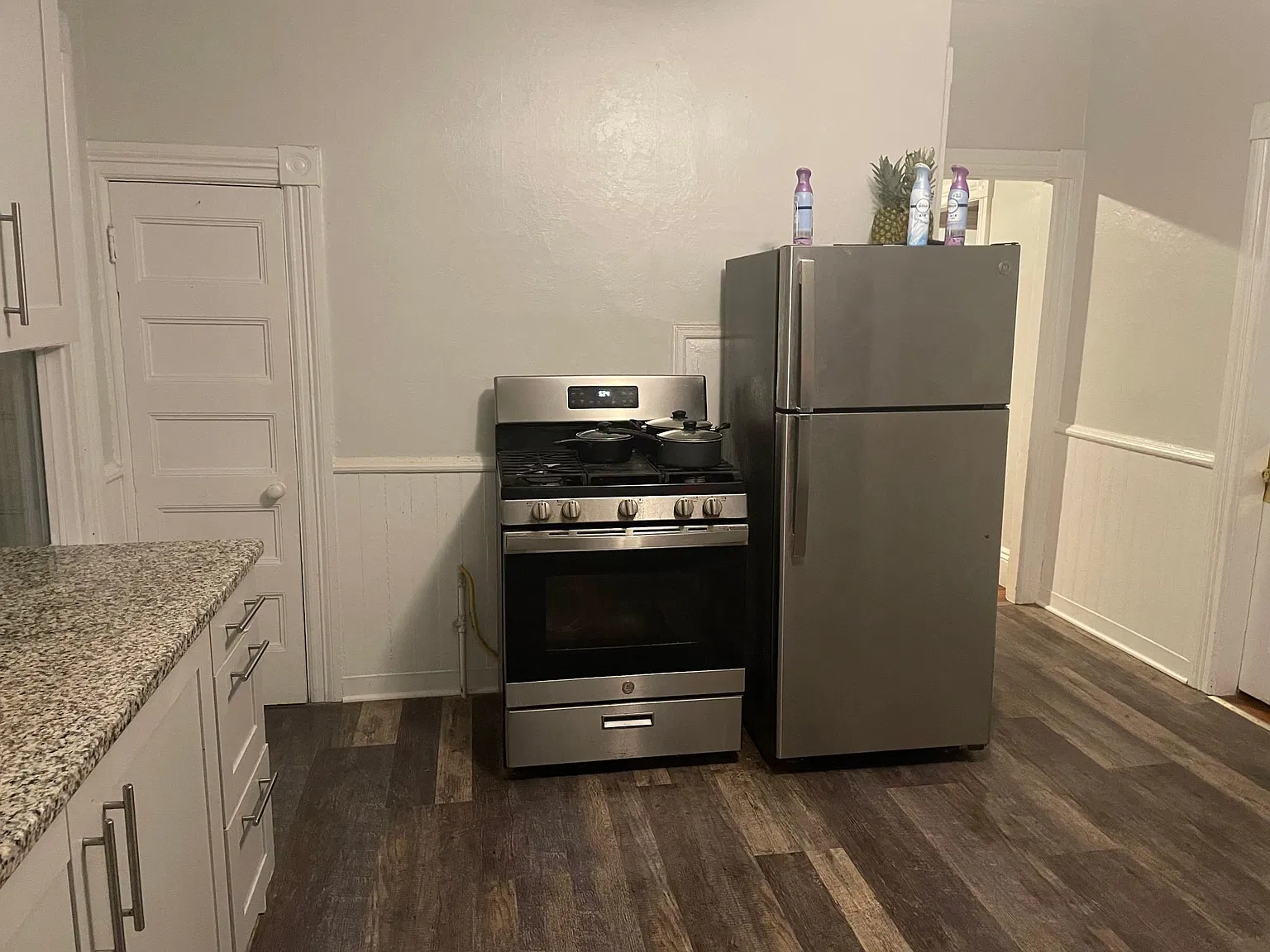 2 bed, 1100 sqft, $2,200 — Photo 4