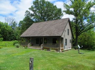10425 Grand River Dr SE, Lowell, MI 49331