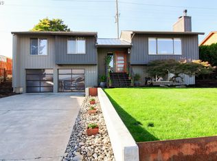 1422 E 21st St, The Dalles, OR 97058