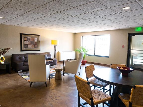 4th image of 1444 W 10th St APT 602