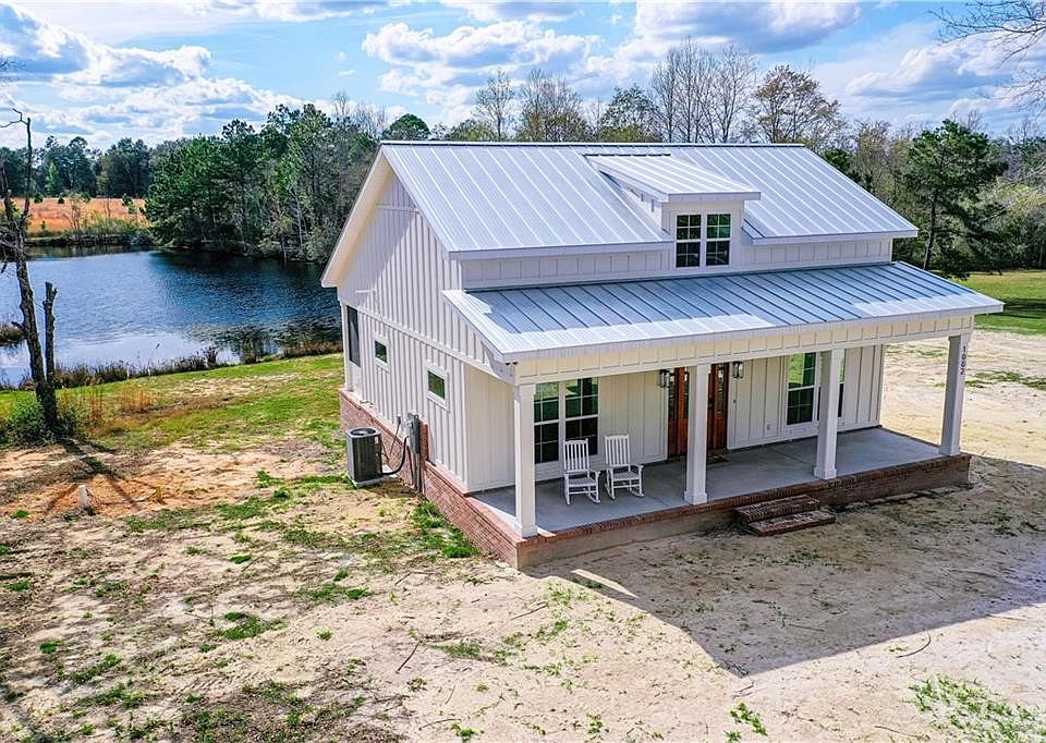 1st image of 1002 Azalea Dr