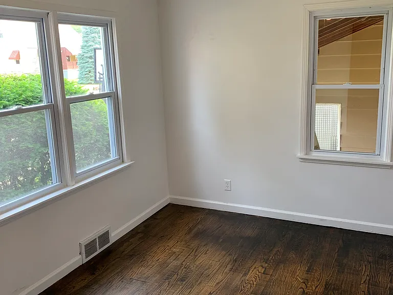 141 Homewood Ave — Photo 26