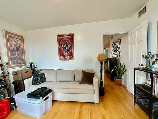 Rented by Oxford Property Group | media 9