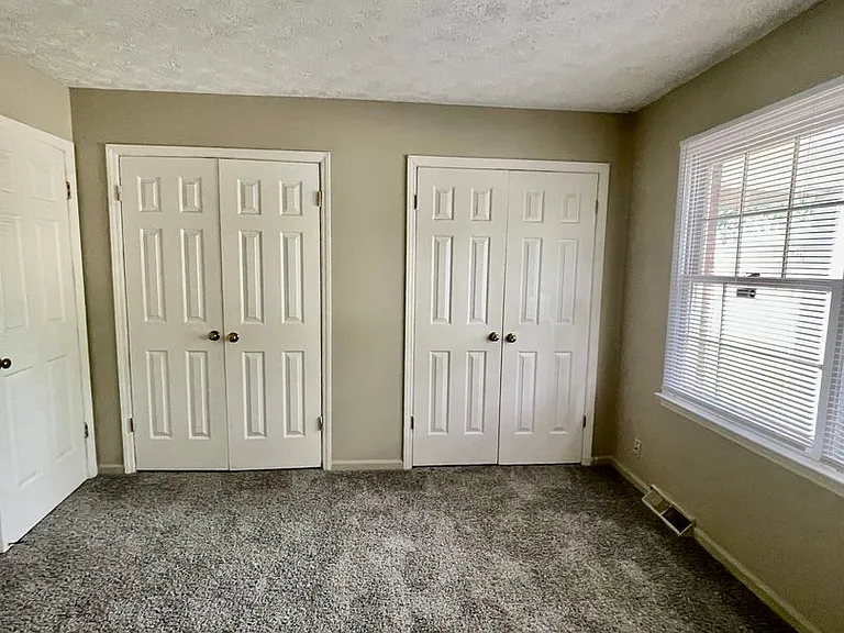 404 Whispering Hills Dr — Photo 10