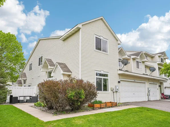 8996 Sawgrass Gln #405, Maple Grove, MN 55311