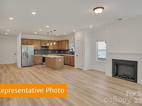 3rd image of 506 Lively Cres