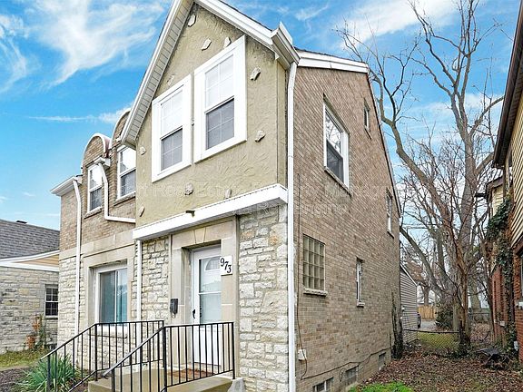 4th image of 973 Kelton Ave