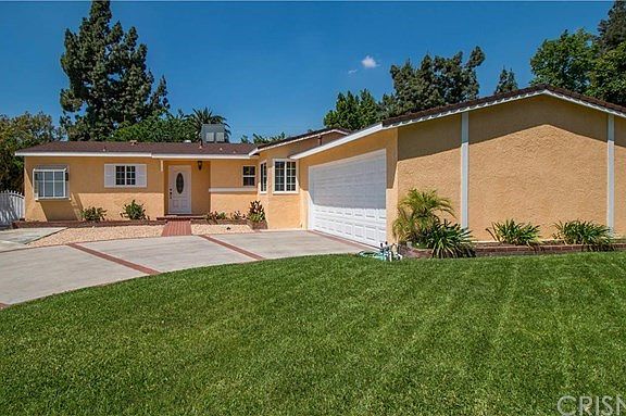 3rd image of 10139 Saloma Ave