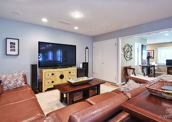 2nd image of 3331 Thornberry Ln