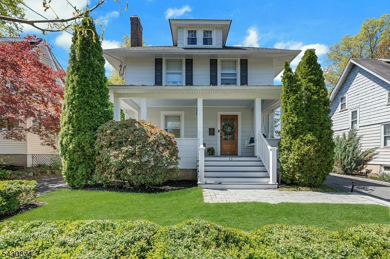 1st image of 11 Lewis Ave