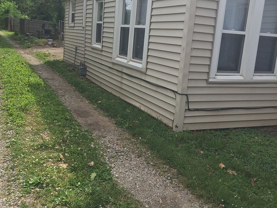 2nd image of 516 Powell St