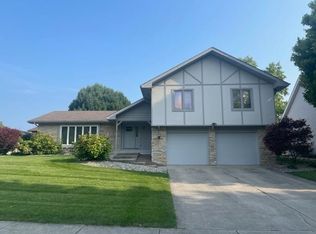 1108 Cheyenne Dr, Crown Point, IN 46307