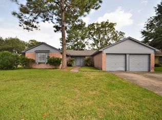 17603 Heritage Bay Dr, Webster, TX 77598