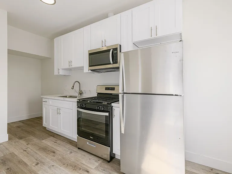 1623 N Mariposa — Photo 24