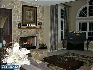 3rd image of 30 Horseshoe Pt