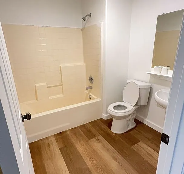 209 E. Grace St — Photo 20