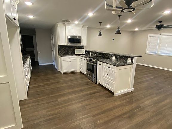 3rd image of 3802 Hollis Dr #1dc962f7d