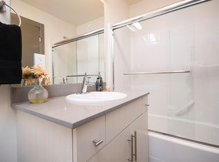 1141 N 91st St, Seattle, WA 98103