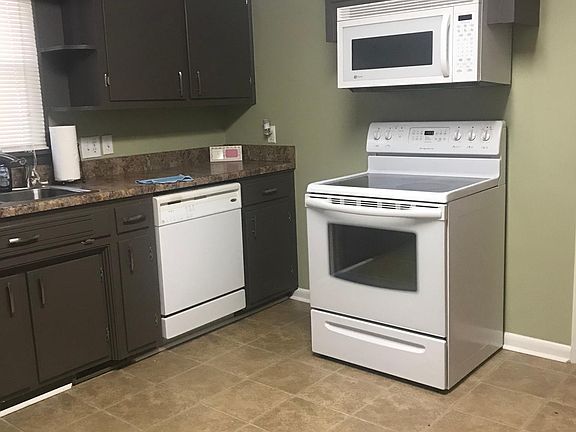 5th image of 229 Kelly Dr