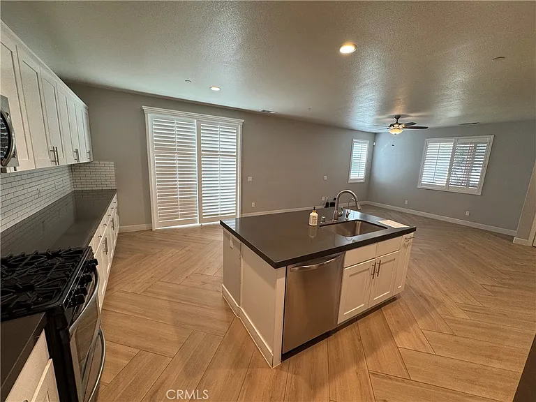 501 Villa Way — Photo 10